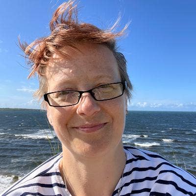 Charity worker looking for a double room  Main Photo