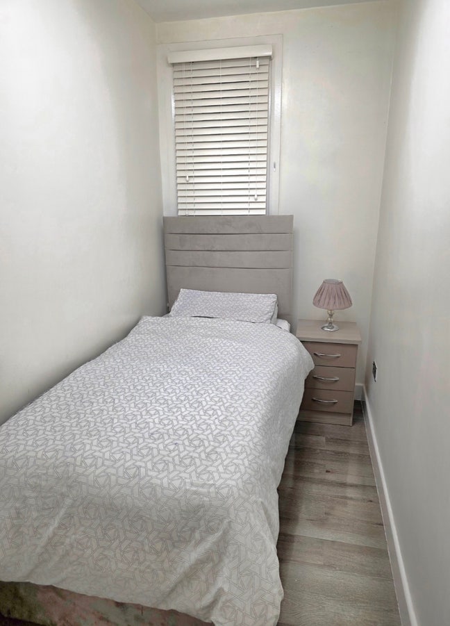 Single room available for rent  Main Photo