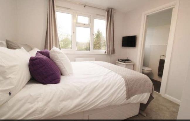 Double En Suite on its own floor Main Photo