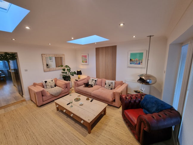 Please Read Discreption. Main Photo