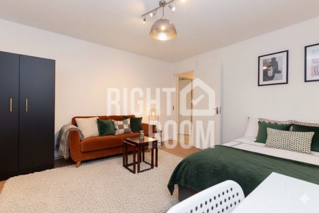 XL Room - 2min to Tube - Shops Nearby ! 🚨 Main Photo