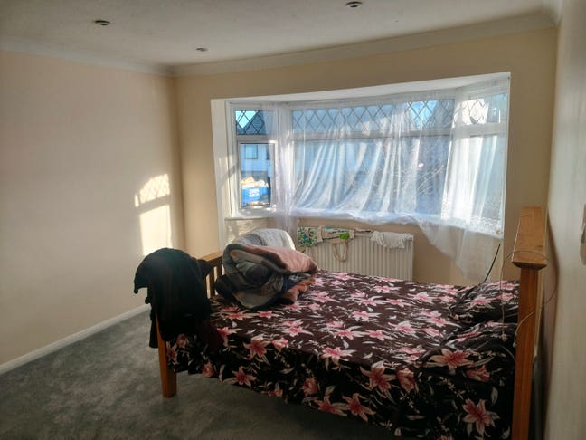 1 room available in well let area no noice  Main Photo