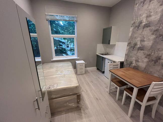 Double Studio in Hackney E8 Train to Liverpool St Main Photo