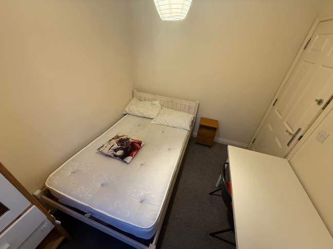 Single bed Room in Uxbridge  Main Photo