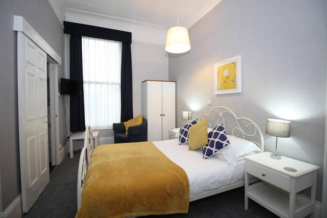 Self-Contained Studio - all bills included Main Photo