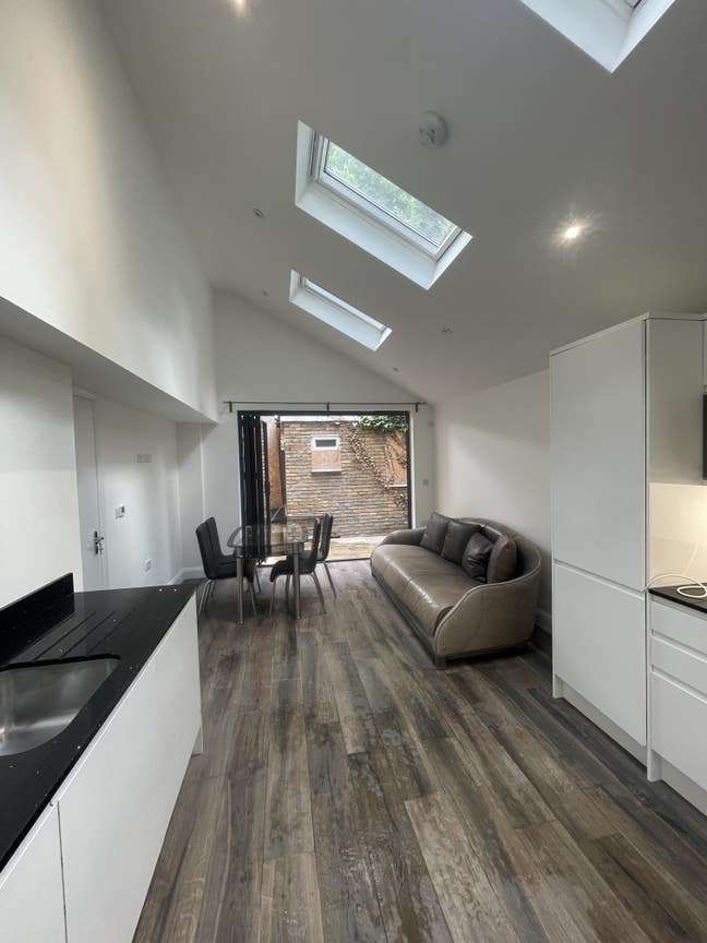 Luxury 2 Double Bed Flat with Ensuites Croydon Main Photo