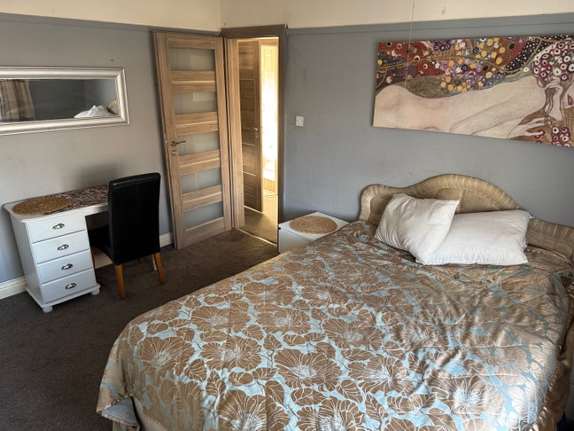 Double room in centre of Arnold   Main Photo