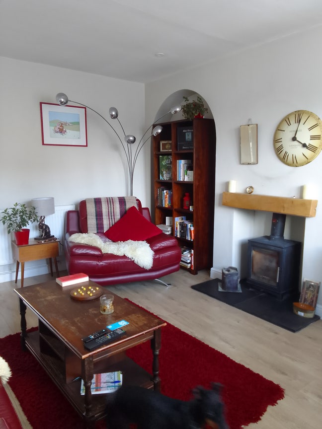 Fully Furnished Double Room - Catshill Main Photo