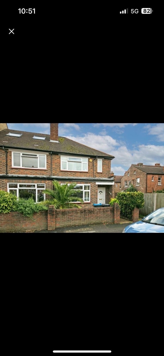 Spacious Double Room Perfect for Single or Couple Main Photo