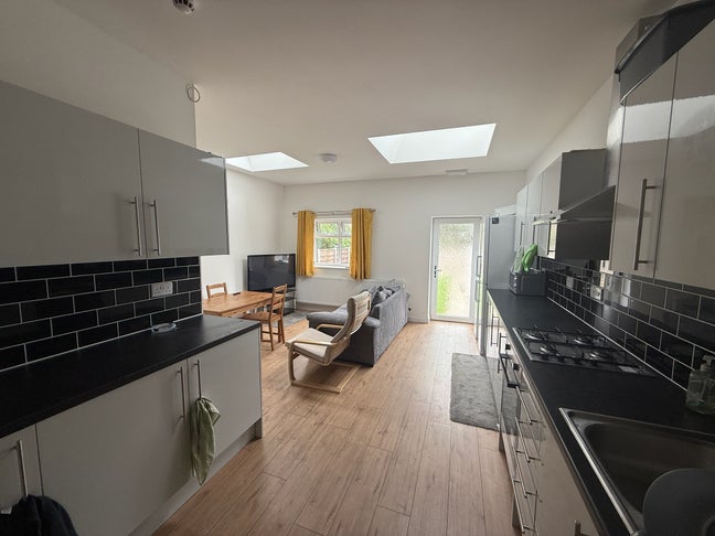 Professional  Executive Rooms in Chorlton Main Photo