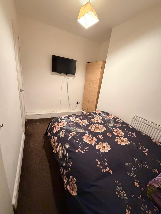 Double En-suite. Leytonstone. Professional Main Photo