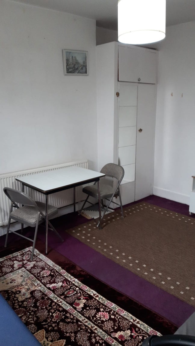 Double rooms available in Shepherd’s Bush Road  Main Photo