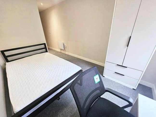 West Street En Suite Room at West One Reflect  Main Photo