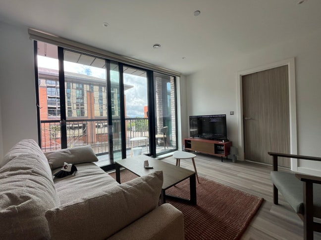 High end ensuit room for rent Main Photo