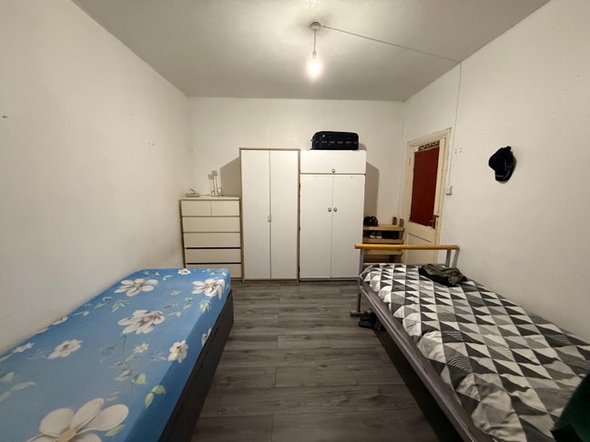 1 seat in shared double room  Main Photo