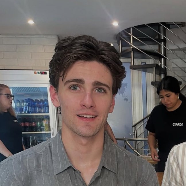 Software engineer seeking room Main Photo