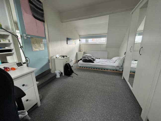 Double size Room to let  Main Photo