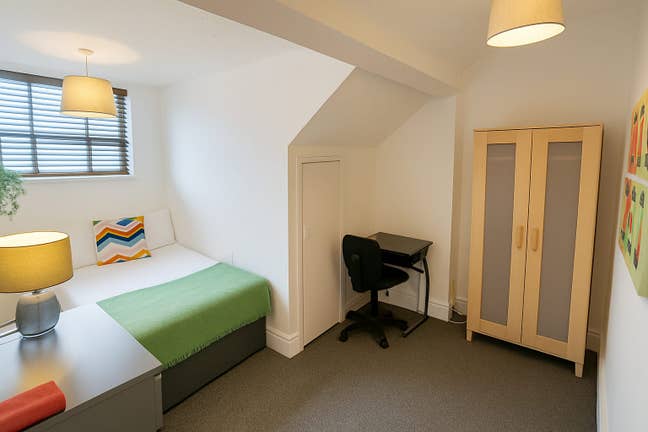 2 Doubles | Gloucester Road | Bills Included Main Photo