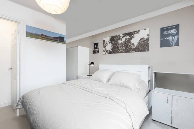 Furnished double room to rent in Chatham  Main Photo