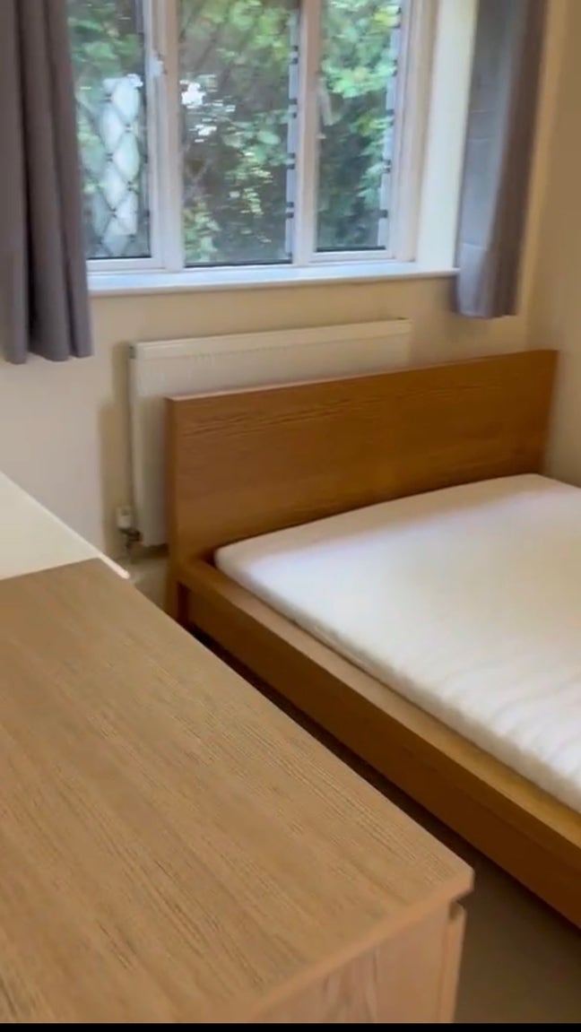 En-Suite Furnished Room with Private Entry – GU27 Main Photo