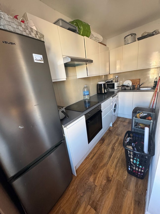 Bright and spacious double Room in a 2 bed Flat  Main Photo