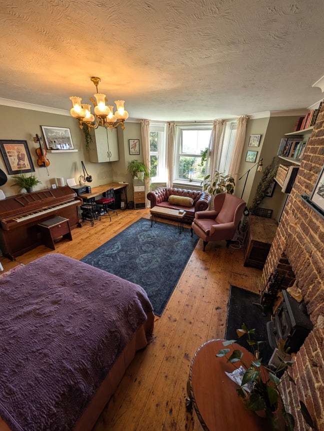 Huge room with sea view and garden access Main Photo