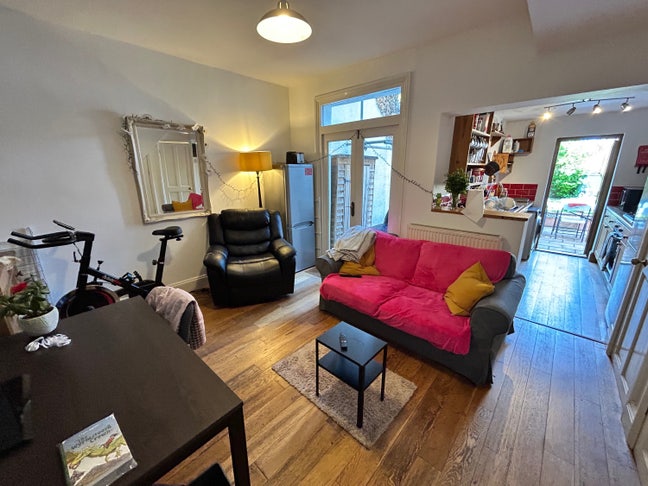 Large double room Main Photo