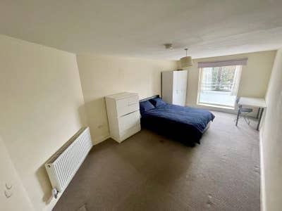** Massive Double for Couples in Shadwell ** Main Photo