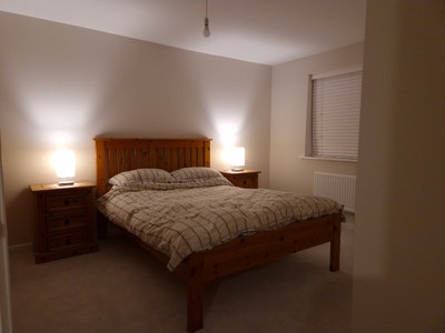 Spacious double room with a shared bathroom Main Photo