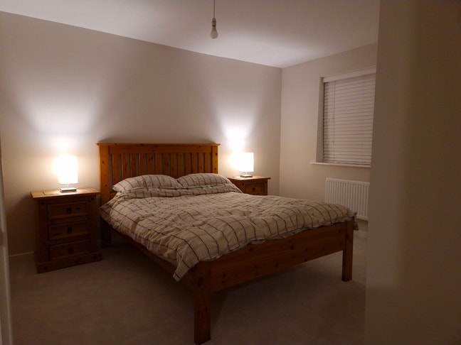 Spaciou double room with a shared bathroom Main Photo