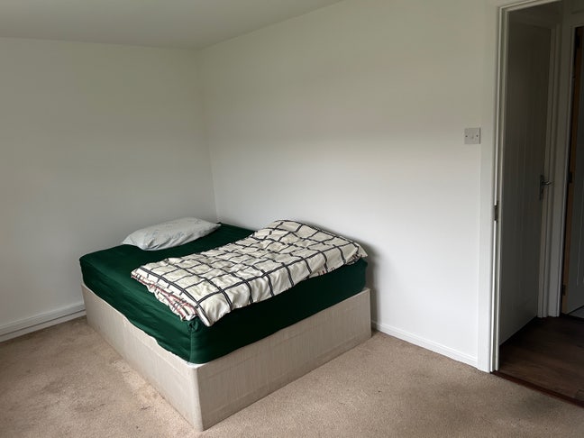 Large Double Bedroom available in Corsham Main Photo