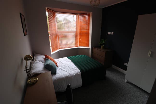 Ensuite Rooms on Warwick Road!  🏡 Main Photo