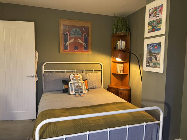 Lovely Double Bedroom in Shared House - Bills inc. Main Photo