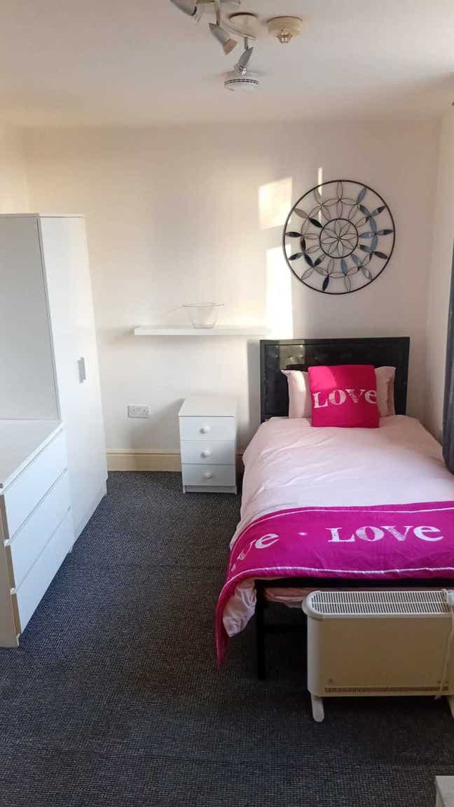 Excellent Self Contained Studio Walsall Main Photo