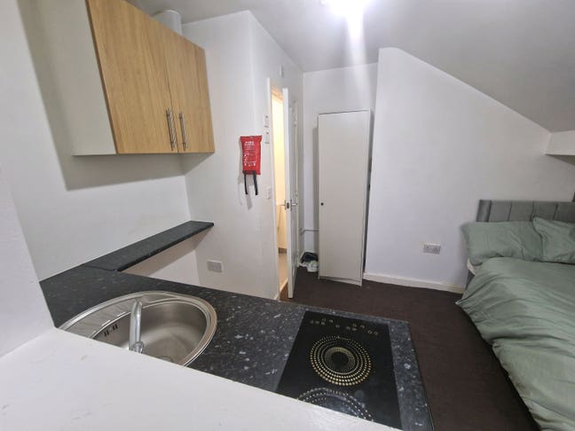 DSS ensuite room Main Photo