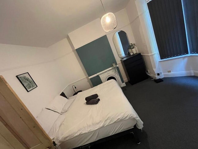 4 Bedroom Refurbed House/ £200 off First Month Main Photo