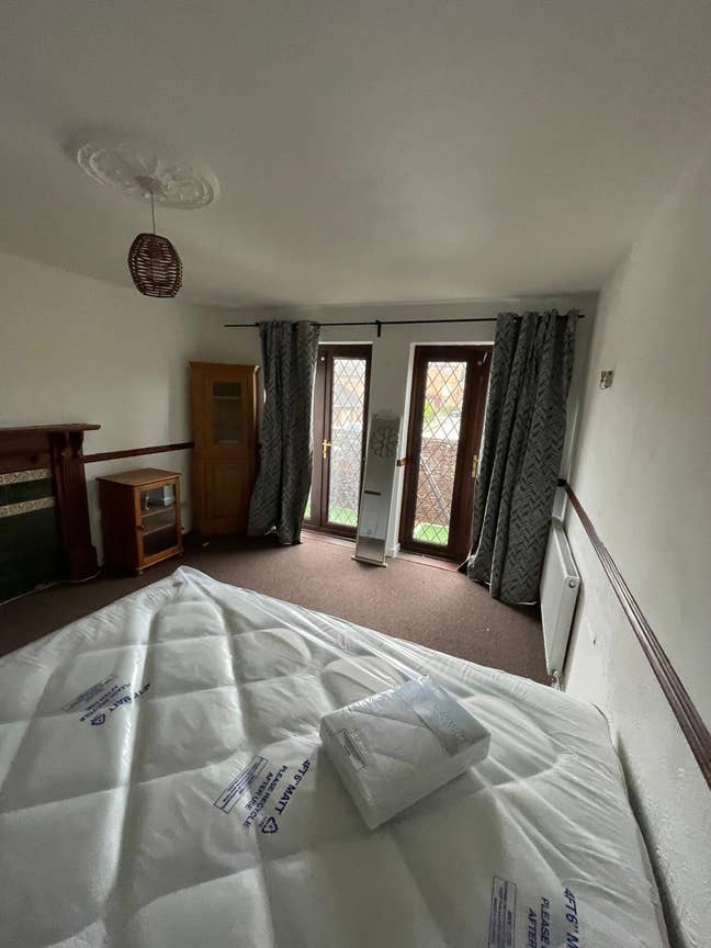 Double room with balcony - Neath Hill Main Photo
