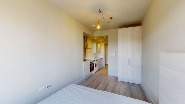 Refurbished Studio apartment available! Main Photo