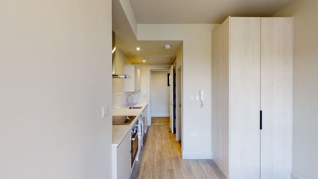 Refurbished Studio apartment available! Main Photo