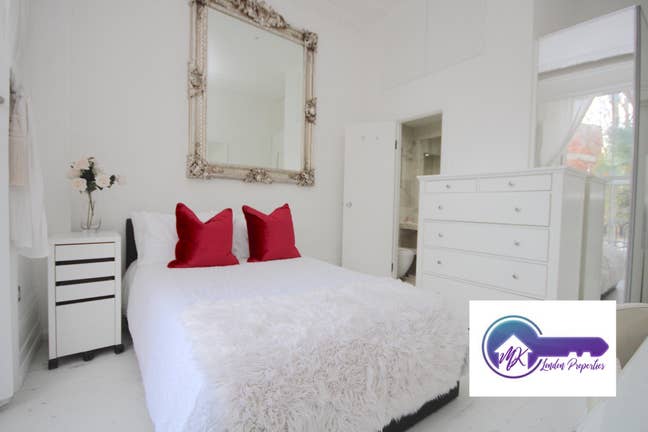 Spacious Luxury En-Suite Room in NW8  Main Photo