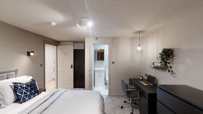 En-suite room! Main Photo