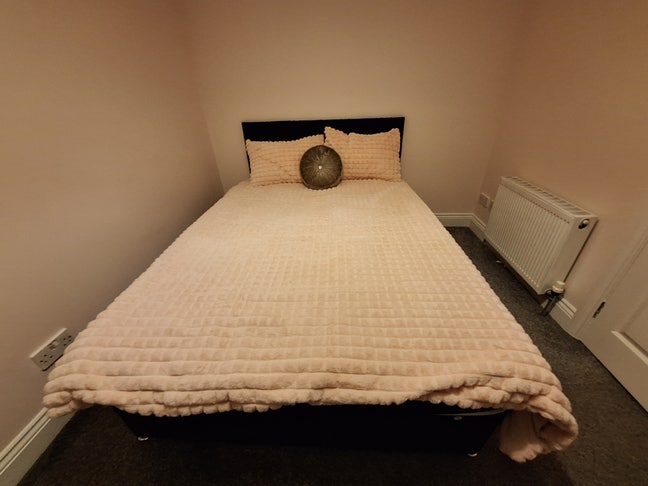 Luxurious Specious Room to Rent for Female Tanent Main Photo