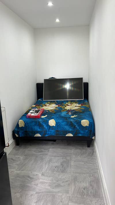  Spacious  Studio  Flat  for  Rent  –  RM3  Main Photo