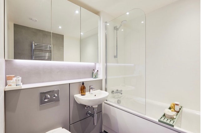 Modern 1-bed flat at the Junction Leeds Main Photo