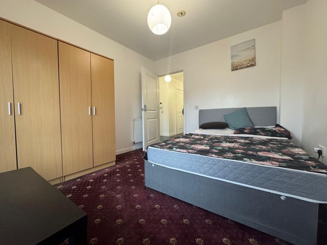 1 room available for a month  Main Photo