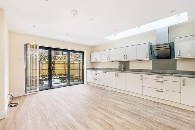 Northfields, Whole House - Excuisite Kitchen Diner Main Photo