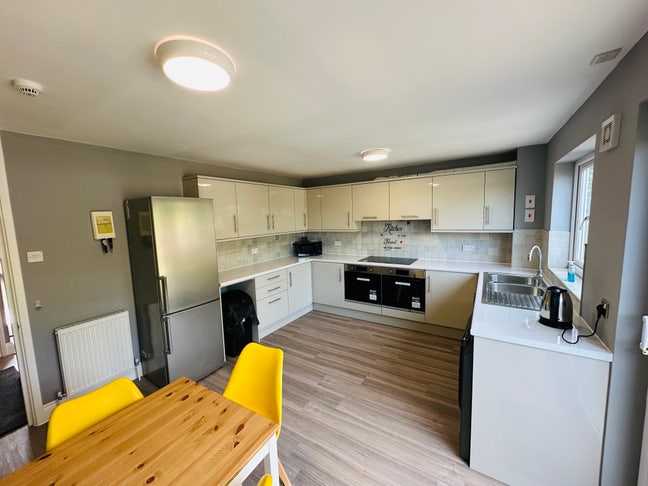 En-Suite Double Bedroom in Elm Park, Hornchurch Main Photo