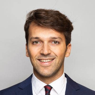 Young professional looking for a room Main Photo