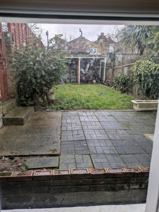 Bright Spacious Room Main Photo