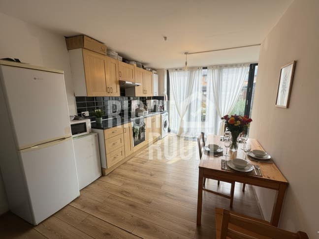Bright Double Room | Elephant & Castle & Bermondse Main Photo